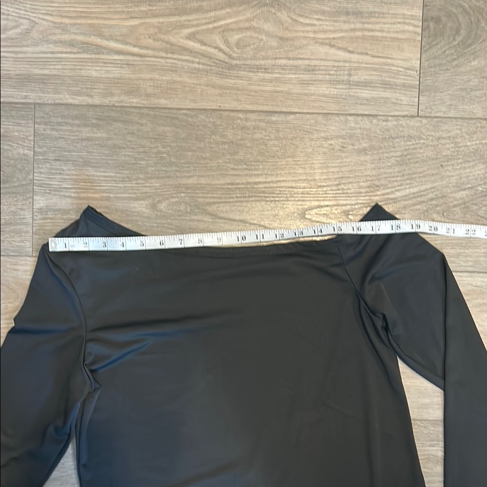 NWOT Elegant Black Off-Shoulder Dress - Picture 2 of 5